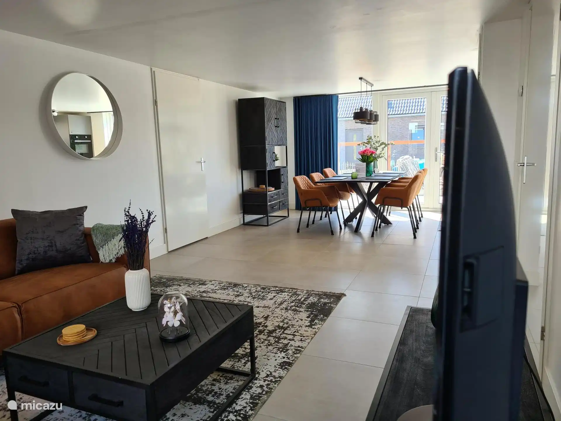 Woonkamer met eethoek