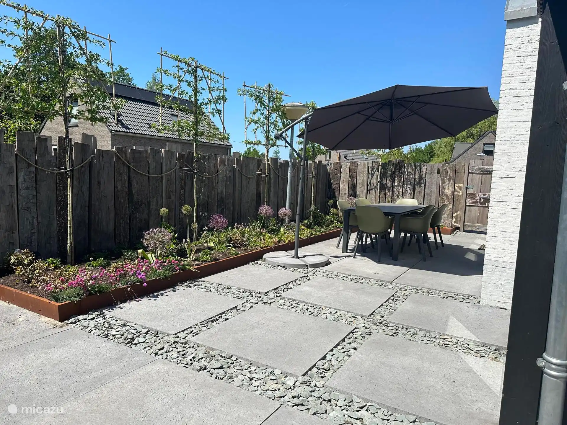 Terras met parasol