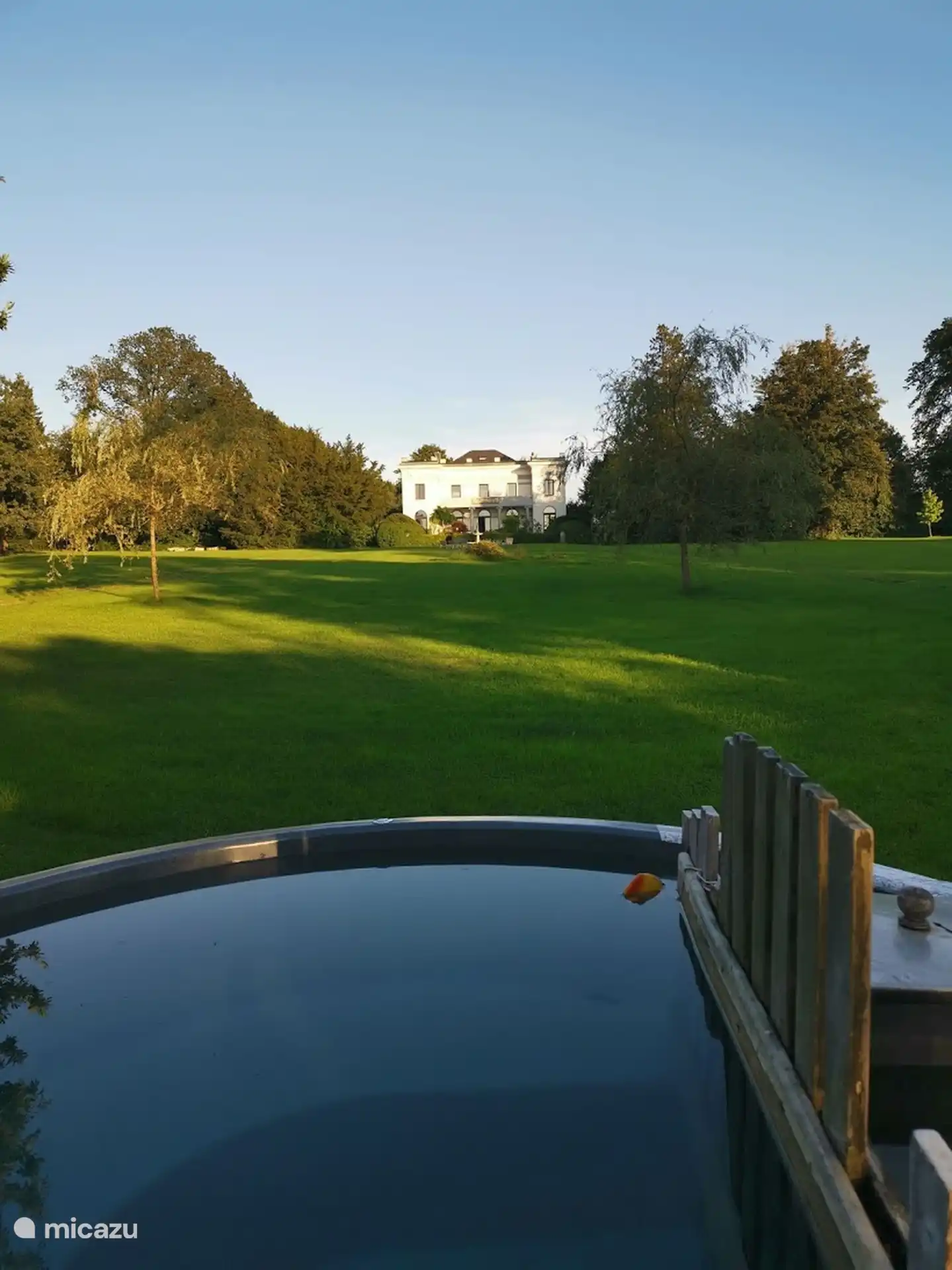 tuinzicht hot tub