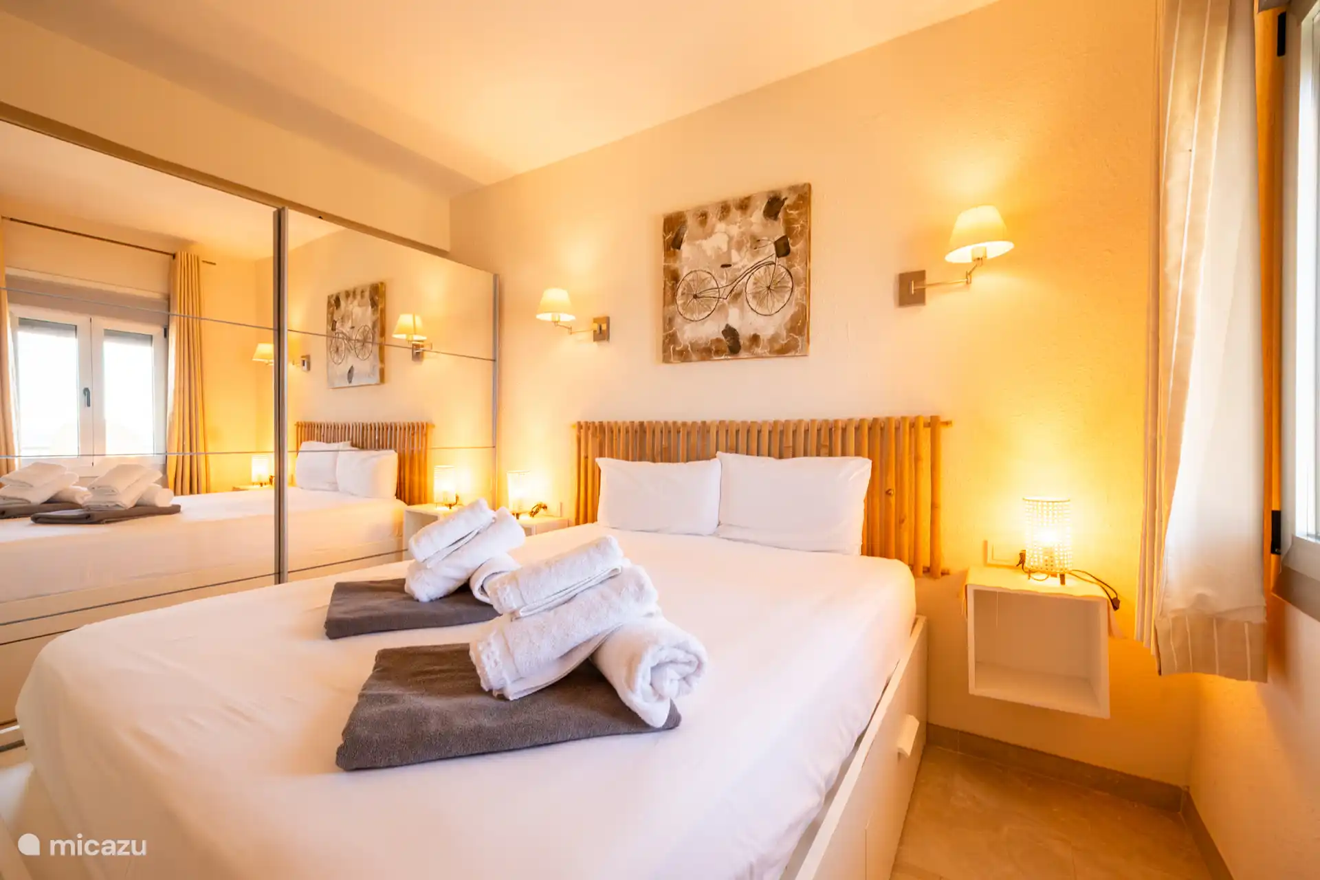 Schlafzimmer 1
