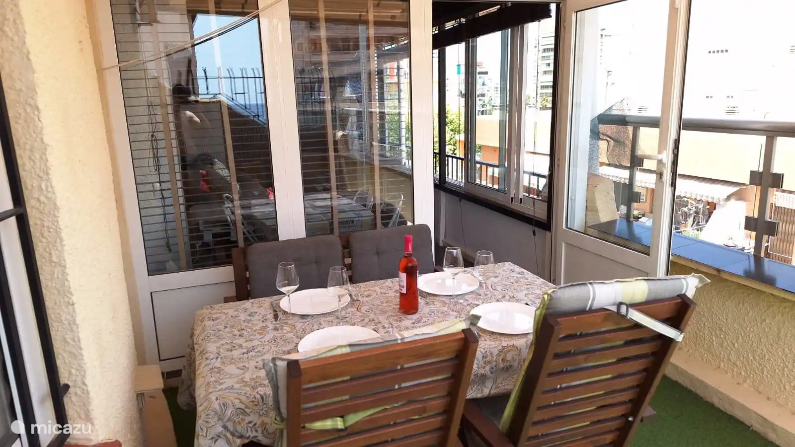 Eettafel op het terras