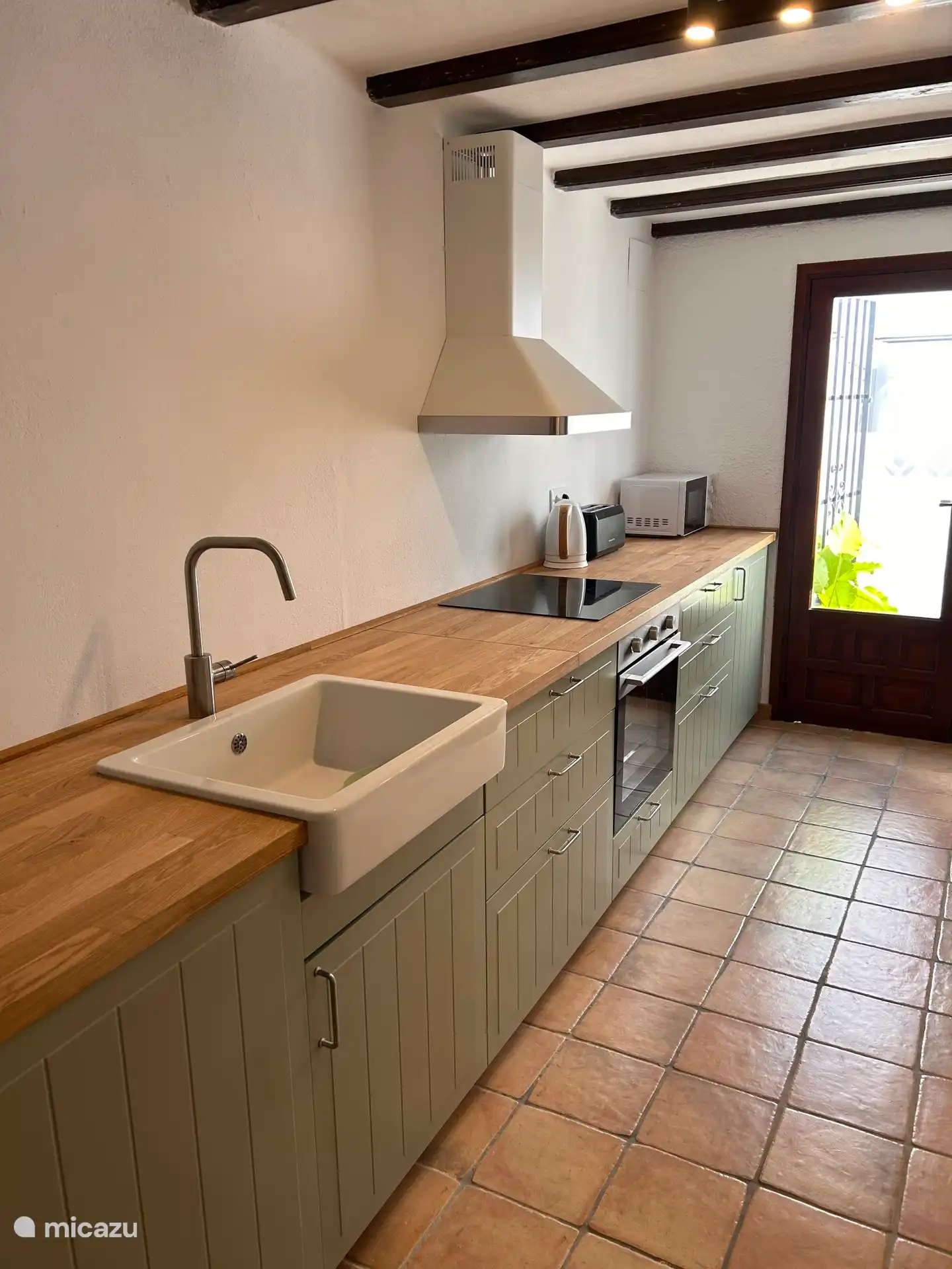 Notre toute nouvelle cuisine. Qu’est-ce que tu vas cuisiner ?