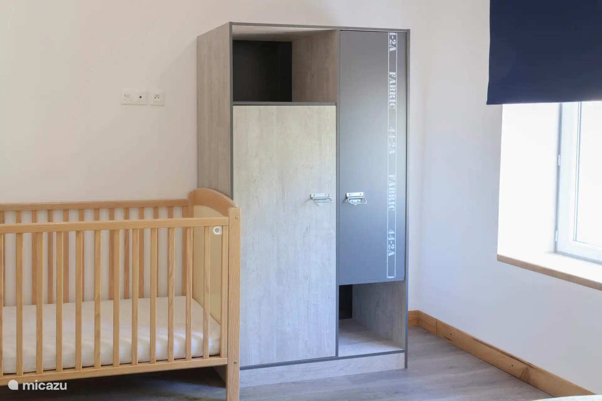 Slaapkamer 3 , 2-persoonsbed en kinderbed