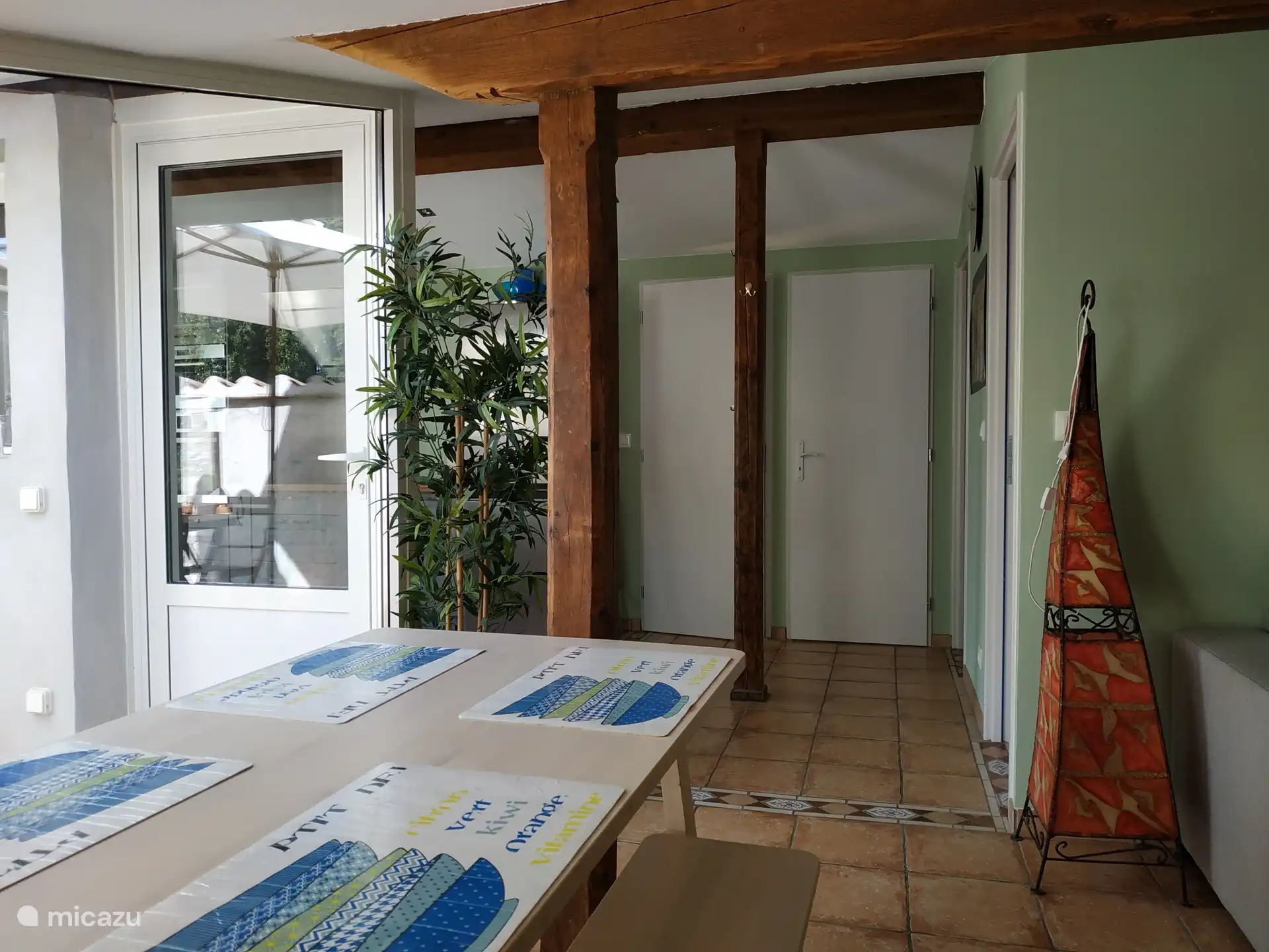 Open leefruimte, eettafel
