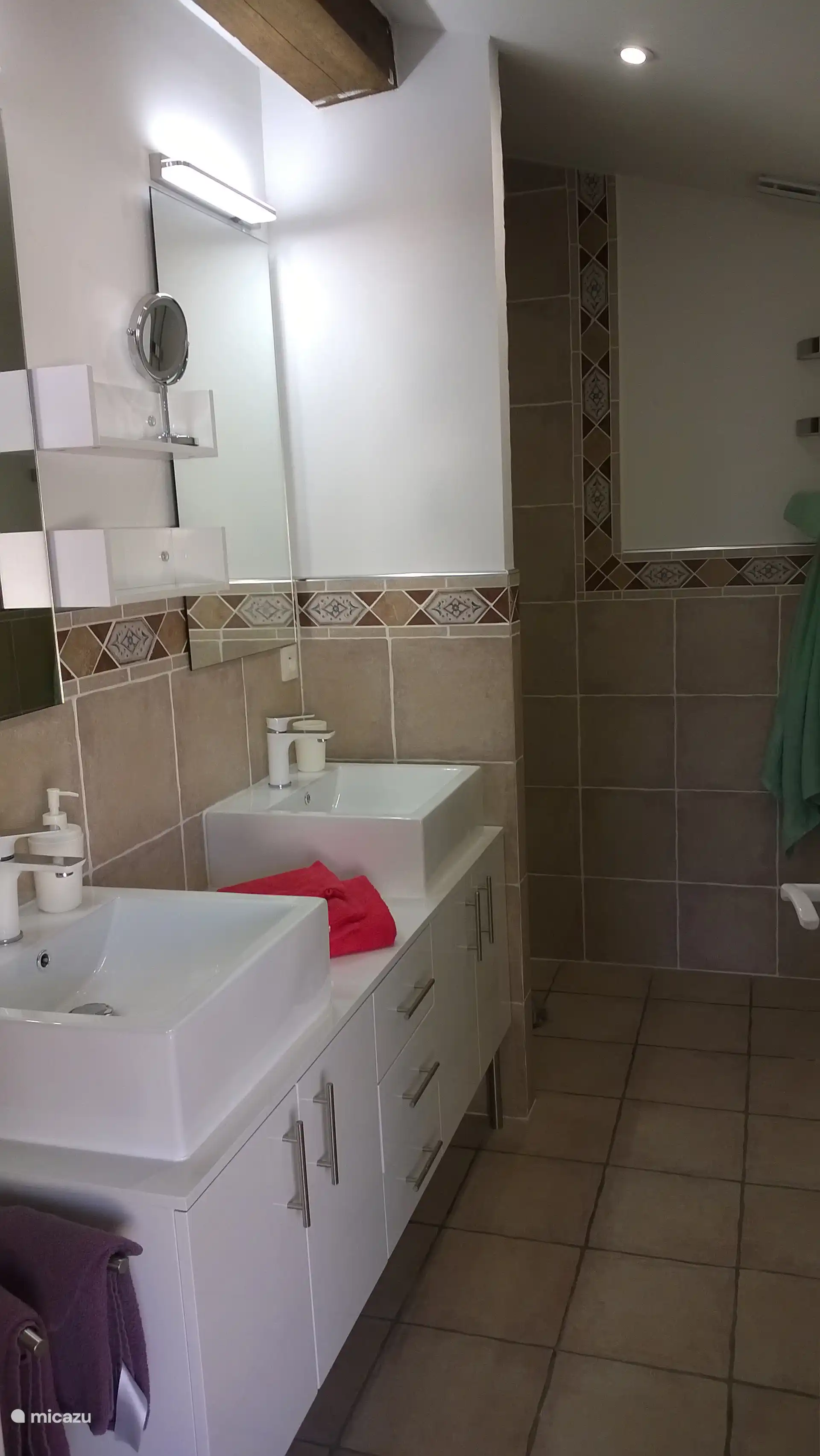 badkamer, dubbele lavabo, inloopdouche