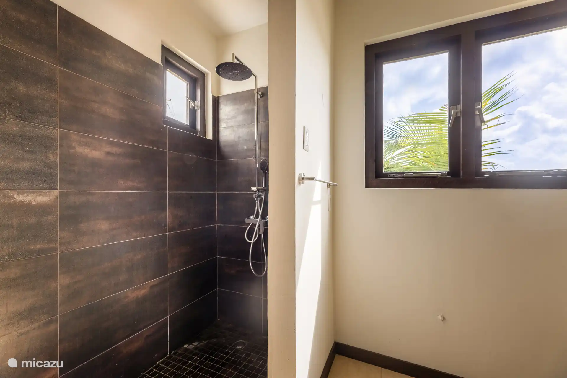 Baño - suite al dormitorio principal.