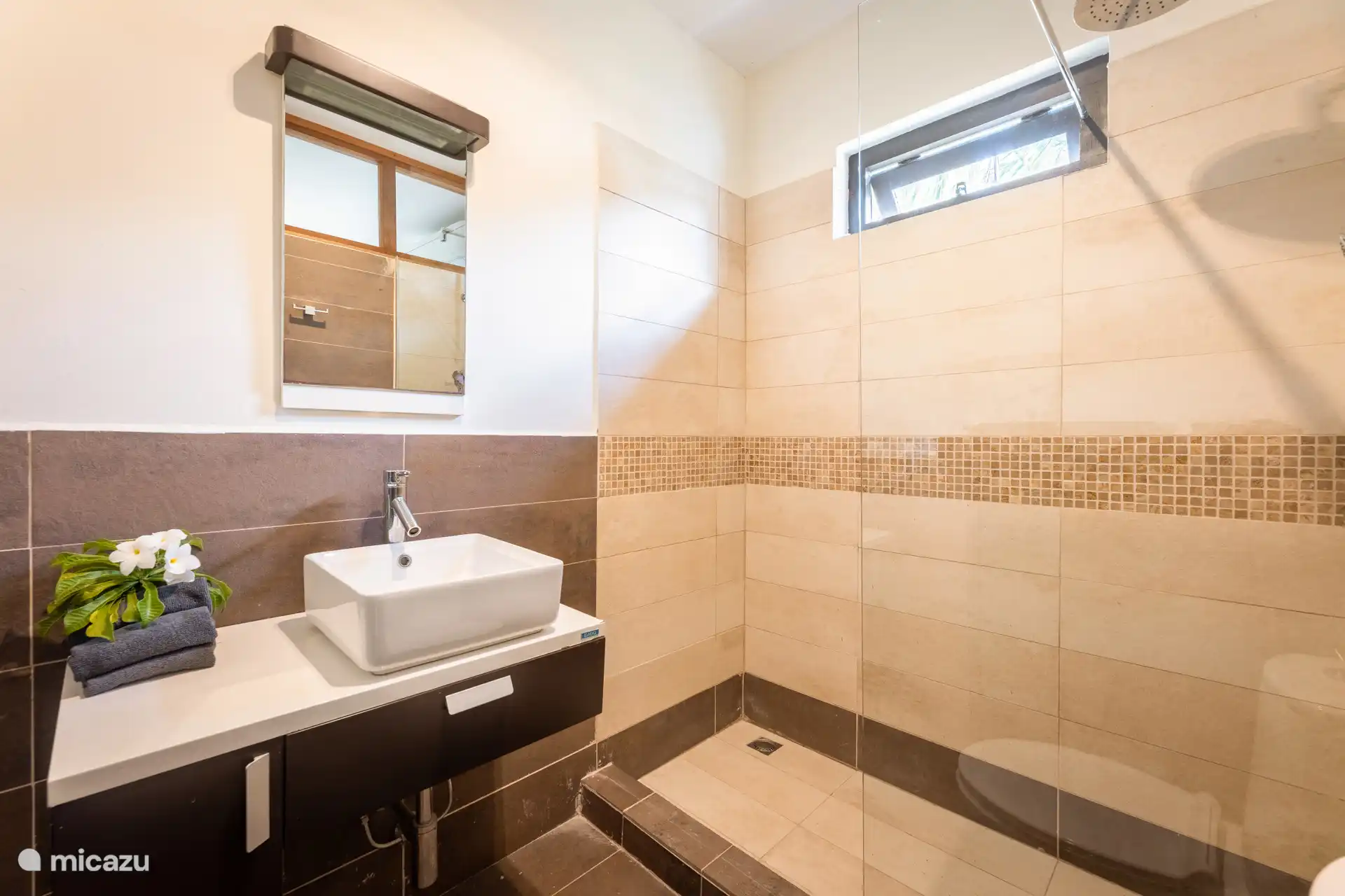 Baño en suite al dormitorio 3