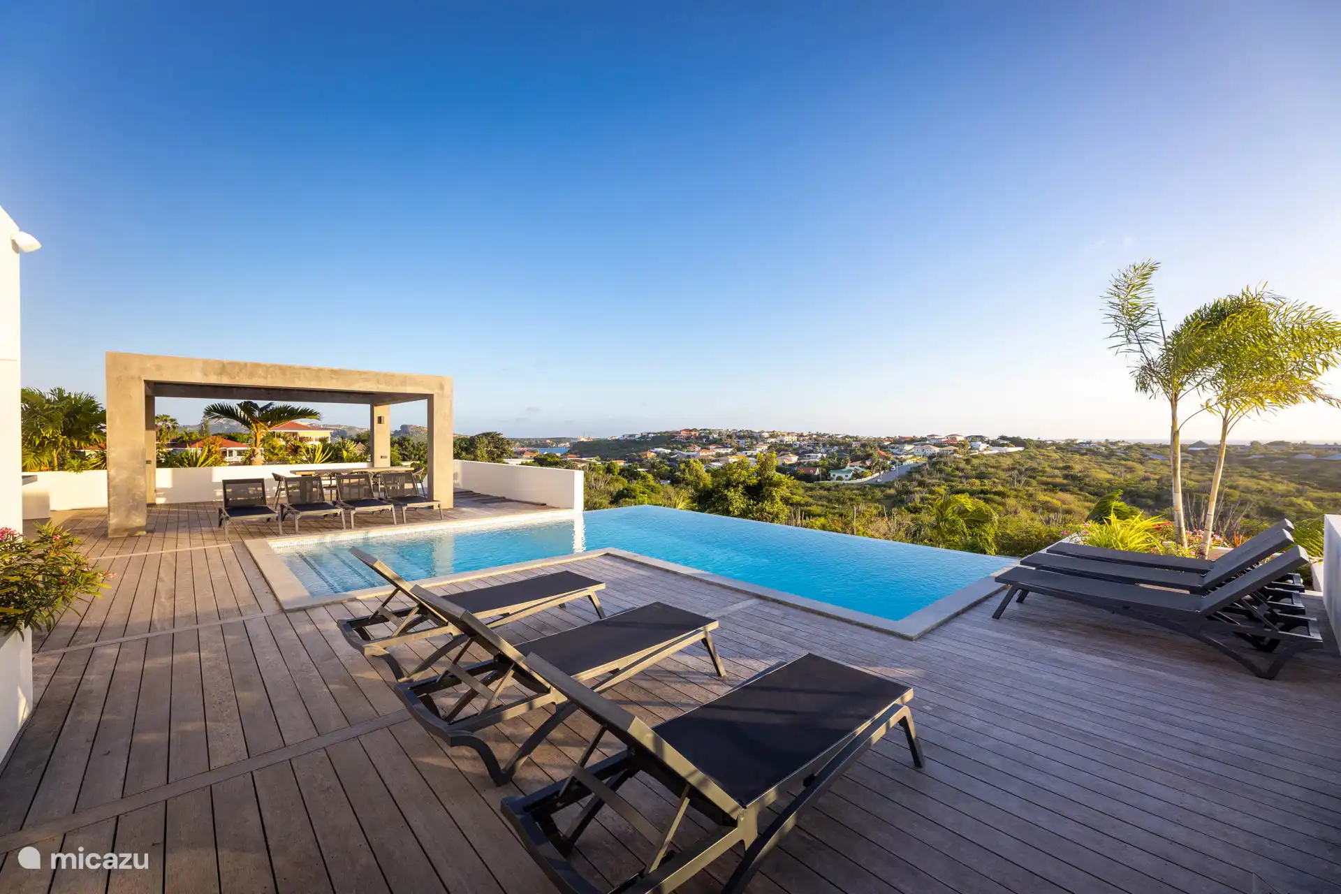 Maravillosamente apartada, con vistas panorámicas sobre la isla