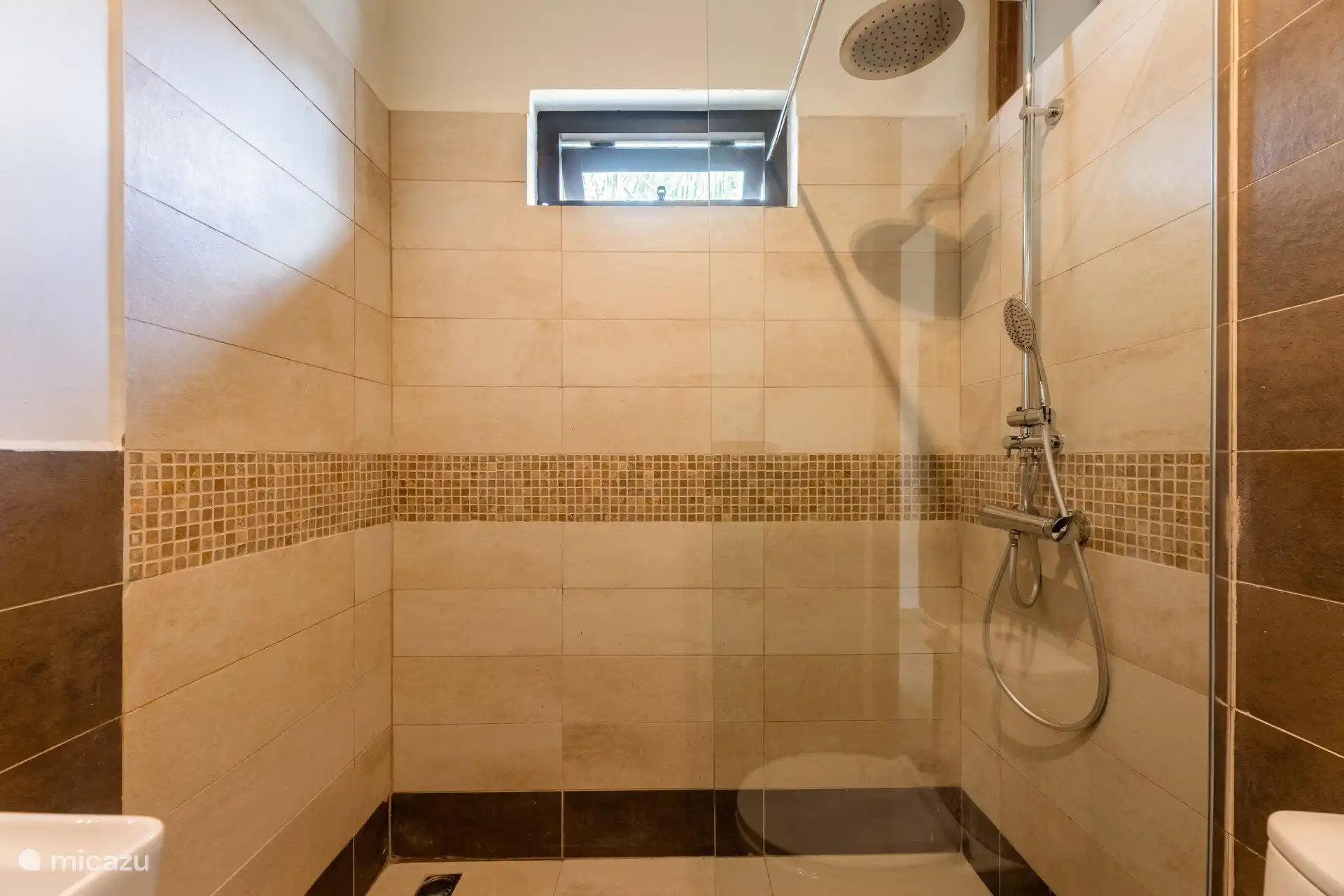 Baño en suite al dormitorio 3