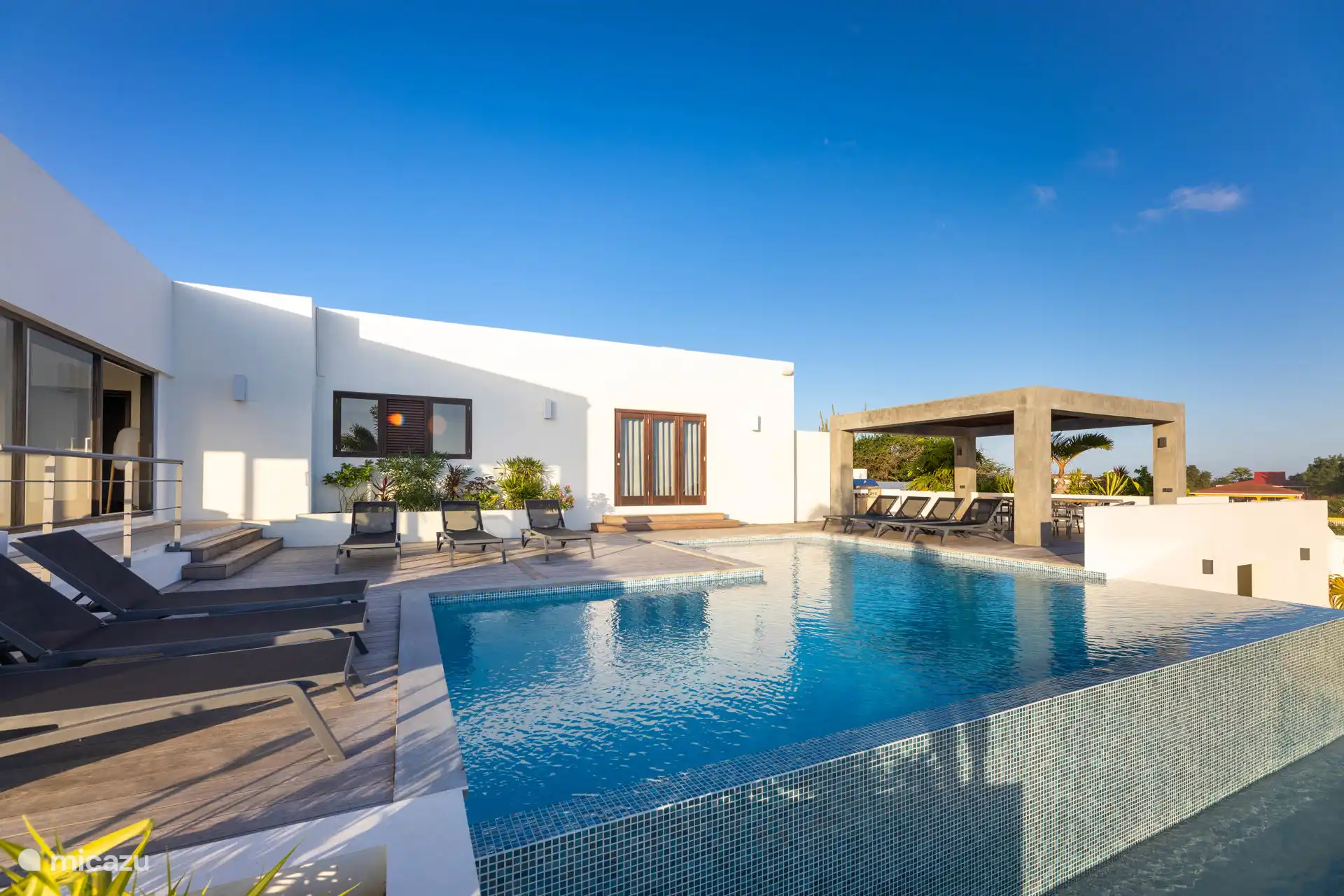 Diseñada pensando en la relajación y la comodidad, la villa ofrece mucho espacio, libertad y privacidad, tanto si viajas con familia como con amigos.
