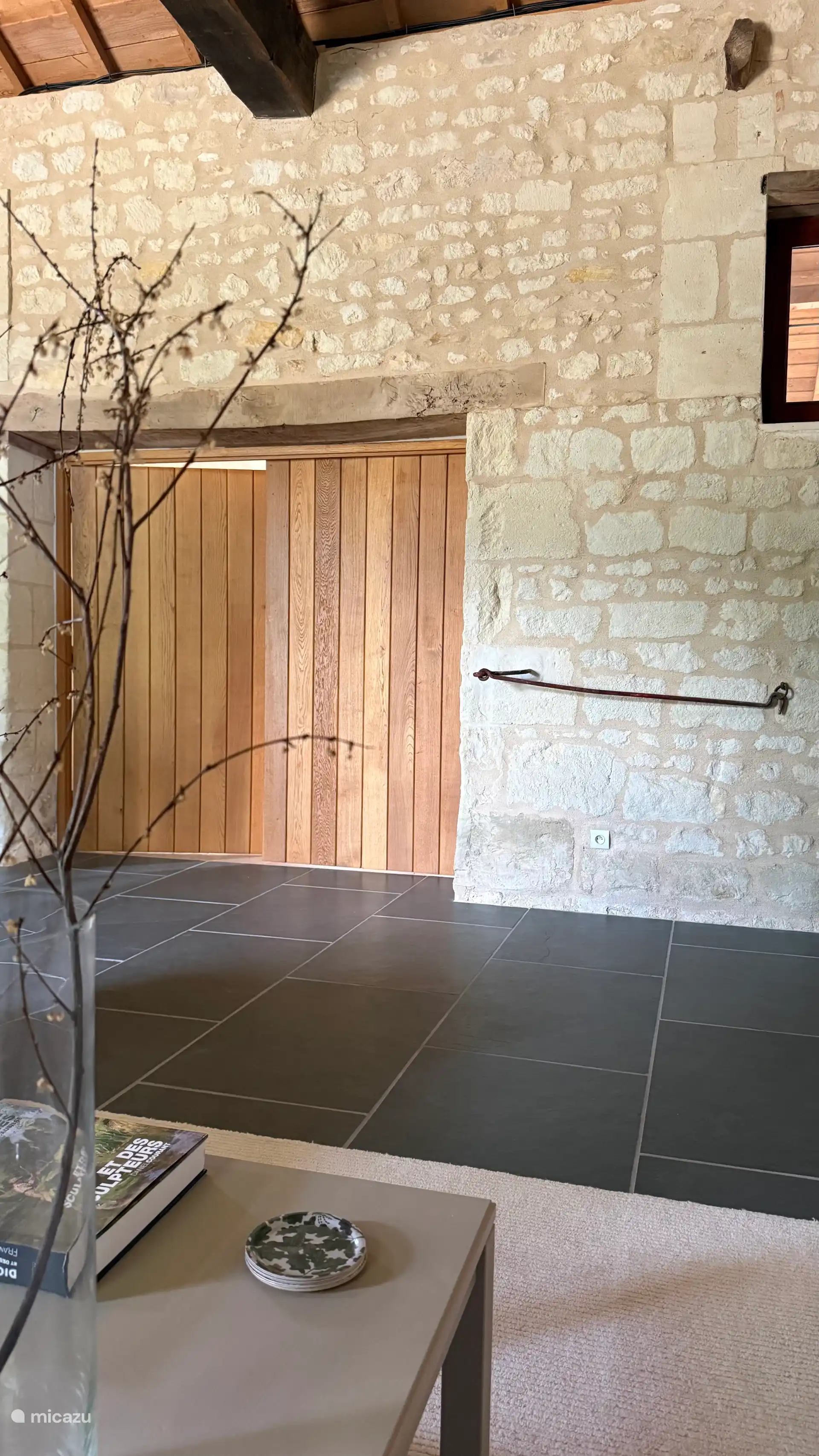 The grand oak doors from the Walnut View to the hall and main entrance. 