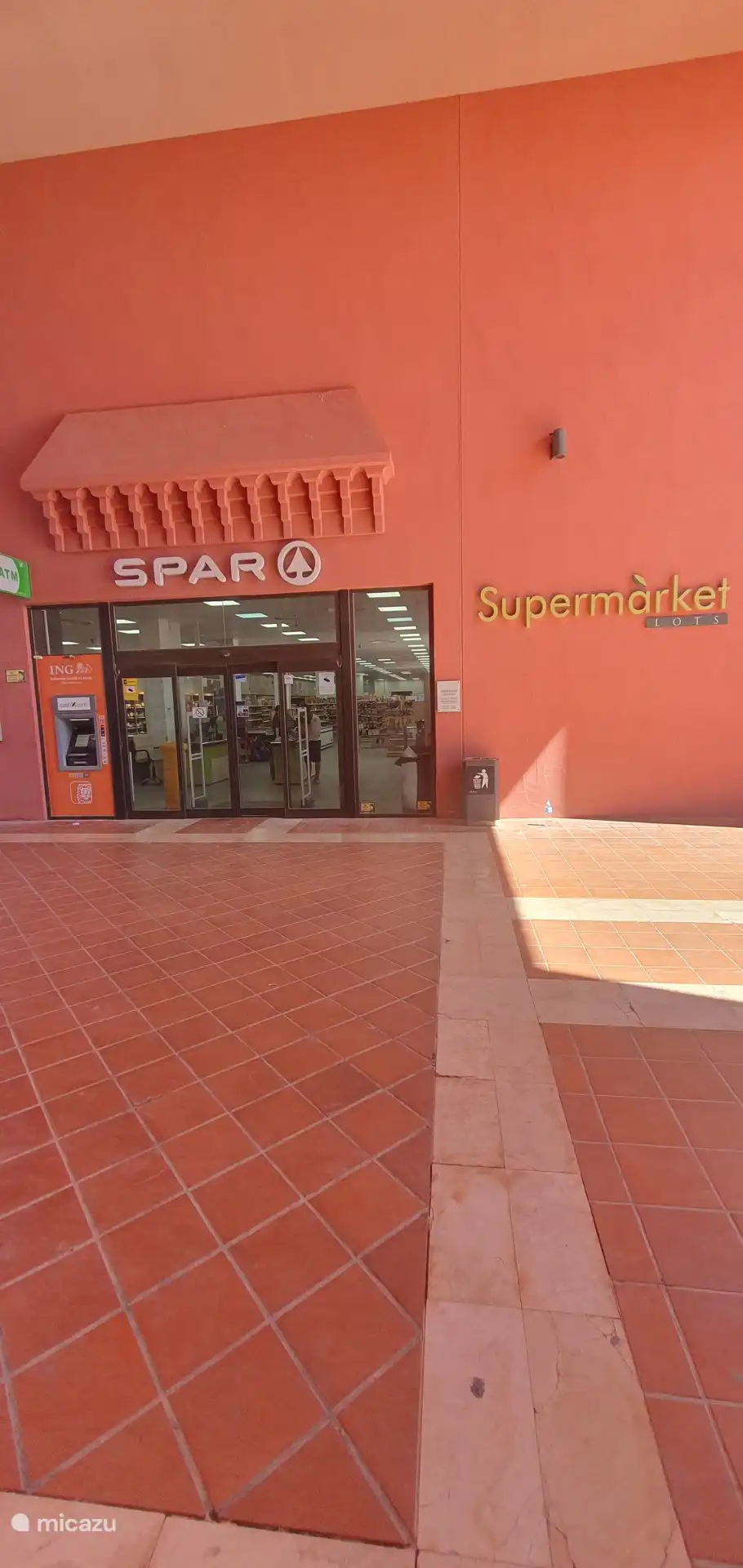 Geen zin om ver te rijden voor boodschappen? Op het resort vind je een SPAR-supermarkt waar je terechtkunt voor dagelijkse boodschappen, verse producten en lekkere snacks. 