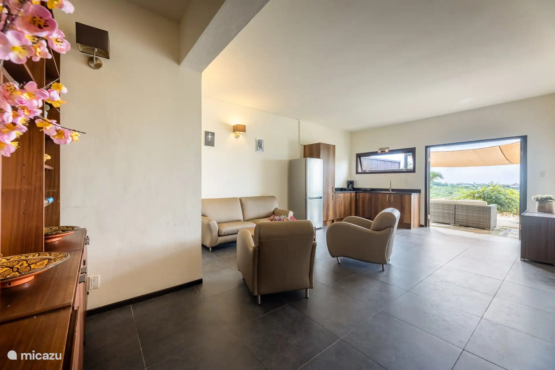 Het appartement is voorzien van WiFi, bedlinnen, handdoeken en strandlakens.