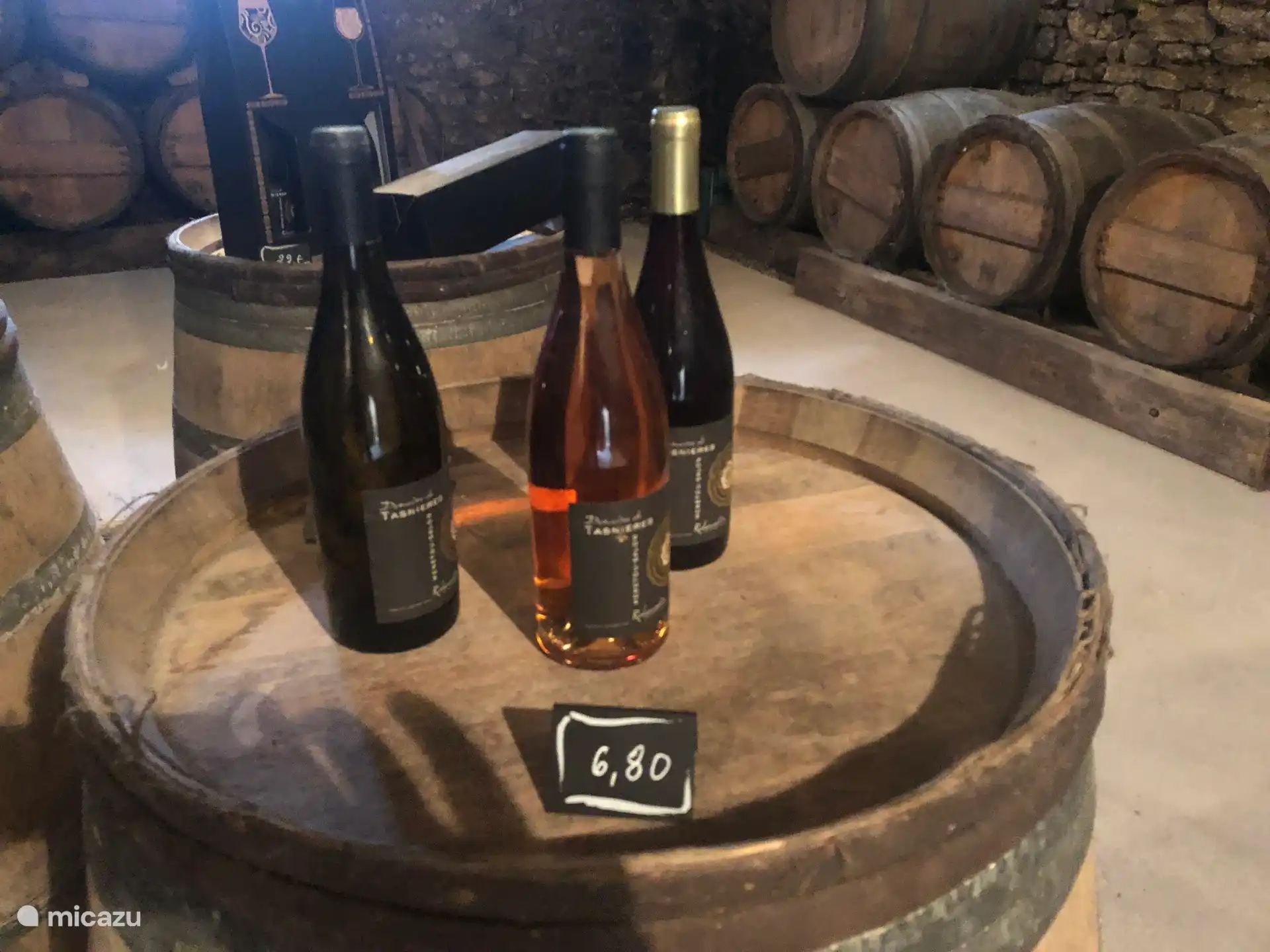 Wijnproeven hoort natuurlijk bij Sancerre! Bezoek lokale wijnboeren, proef Sauvignon Blanc en Pinot Noir en ontdek de verschillende terroirs van deze beroemde wijnstreek.