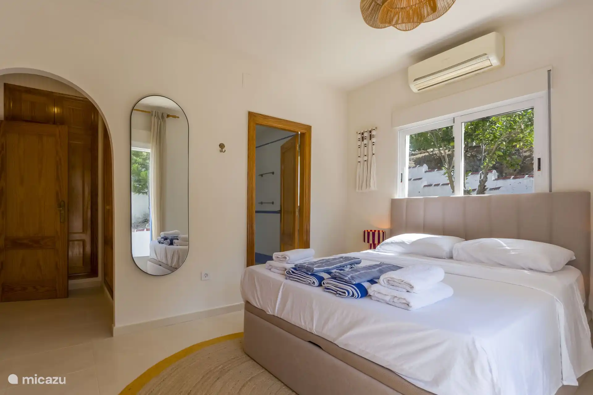 Met ensuite badkamer
