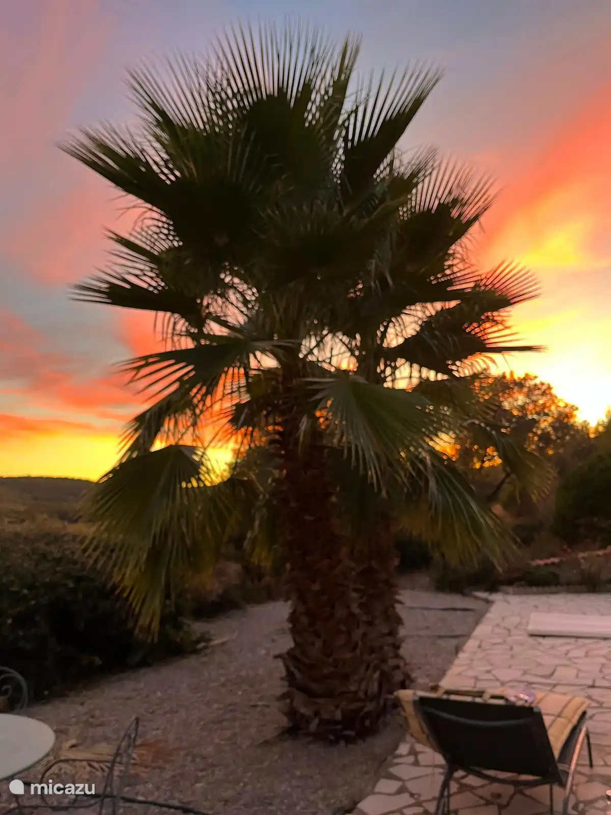 Zonsondergang bij Villa Impériale