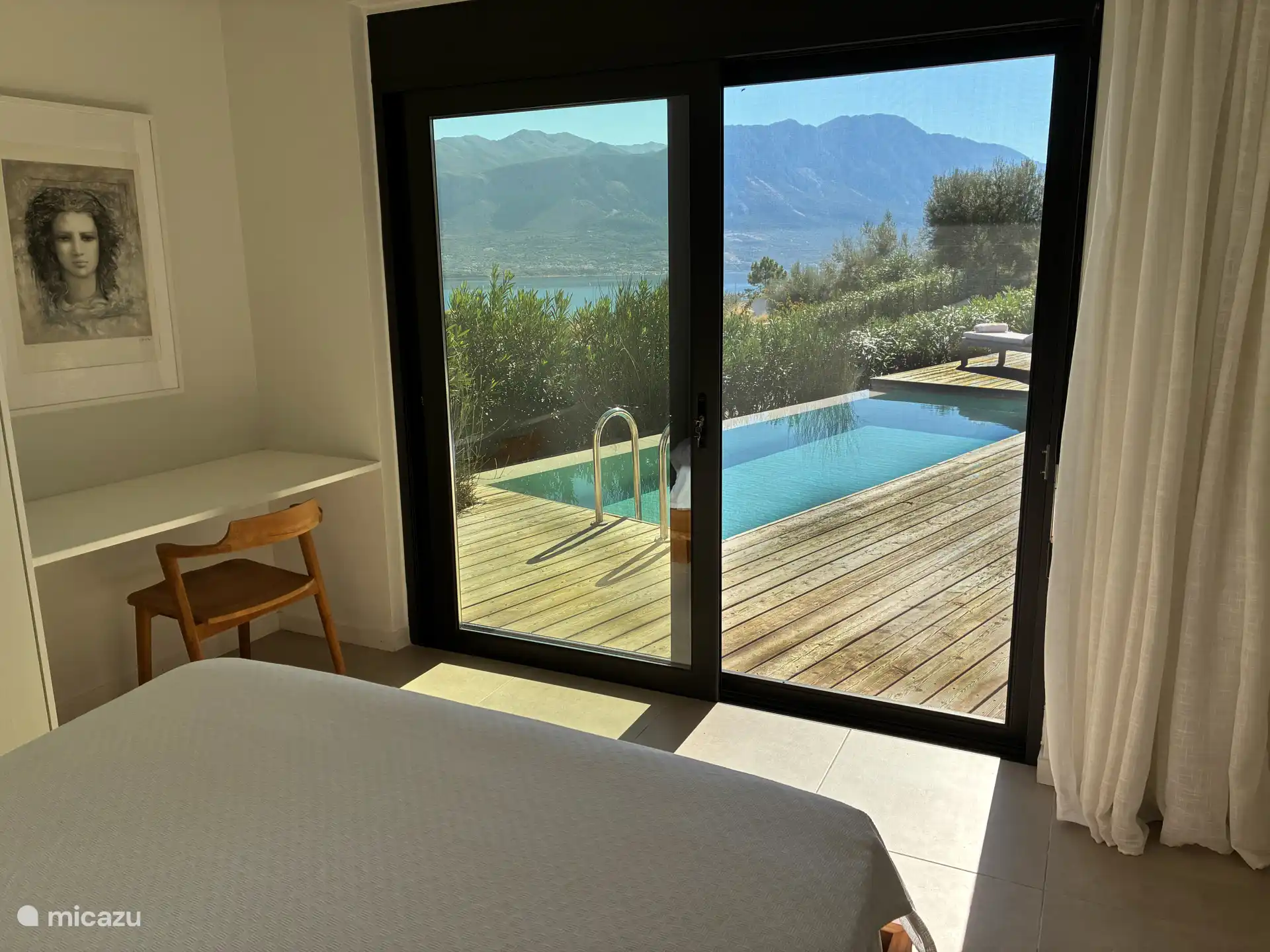 Uitzicht vanuit 2e slaapkamer