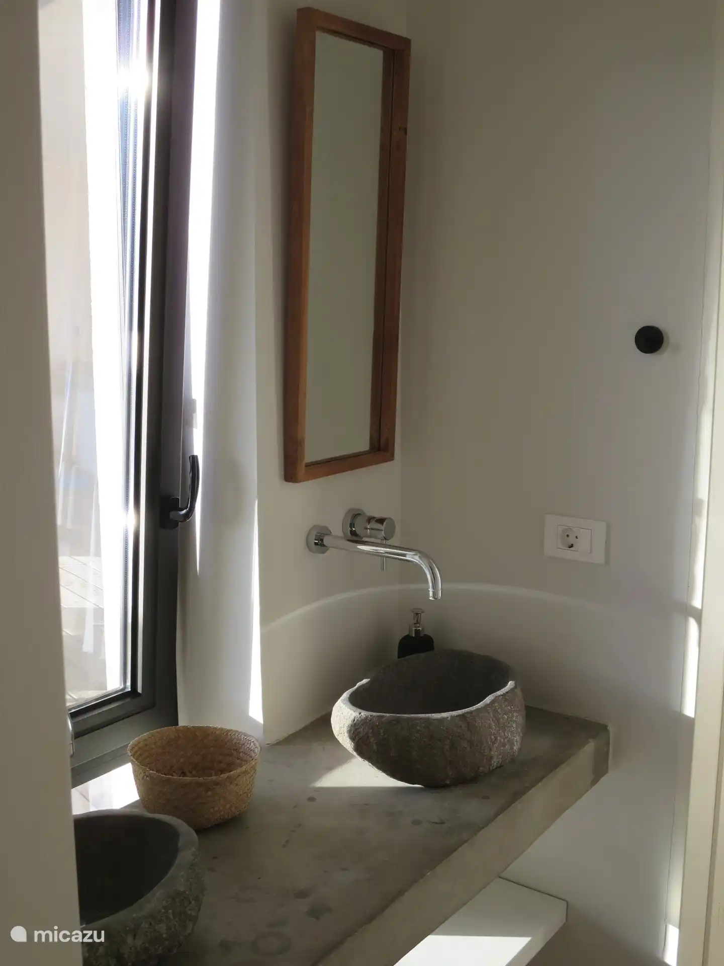 Waskommen voor slaapkamers 2 en 3