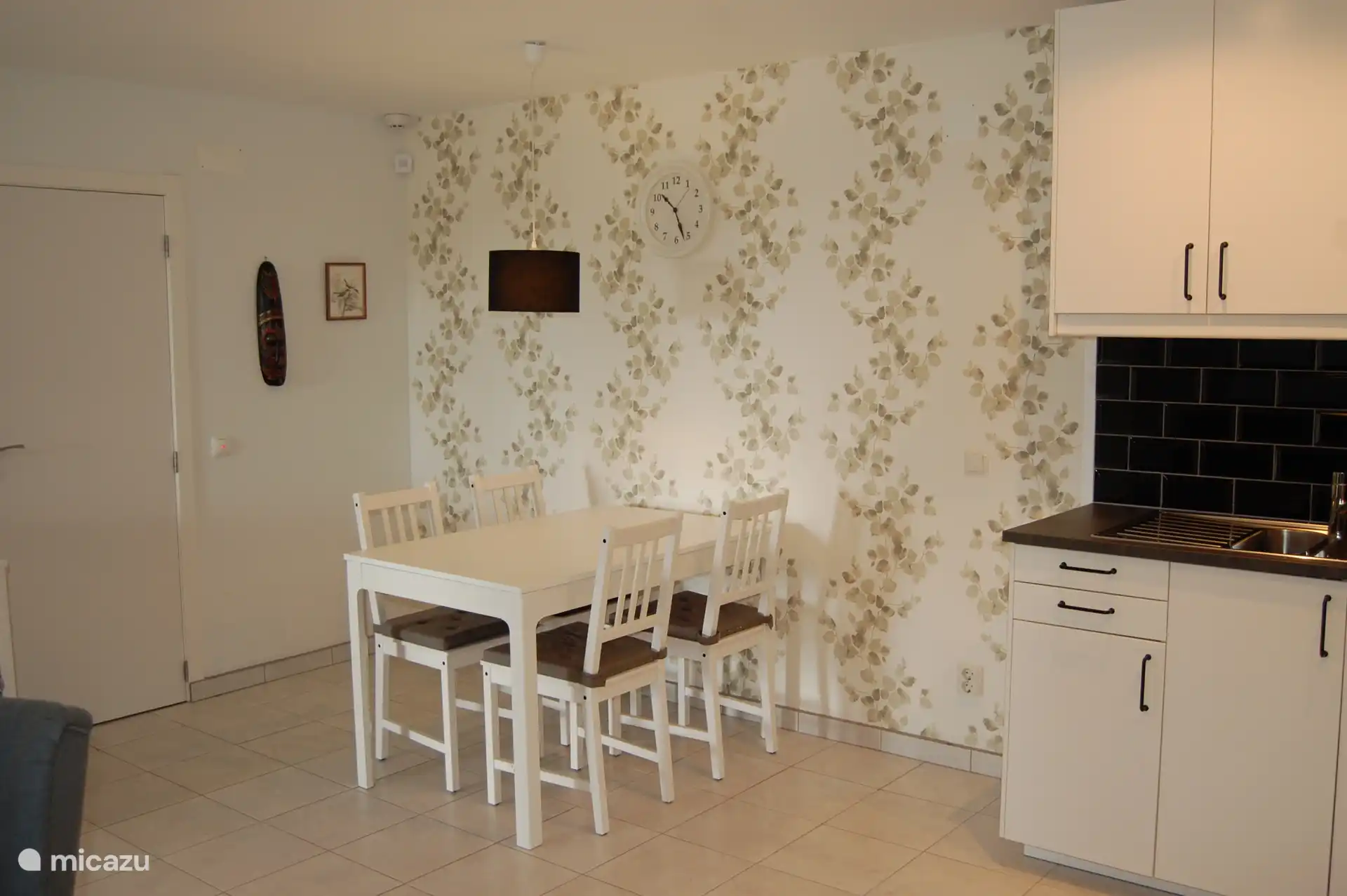 Esstisch im Apartment