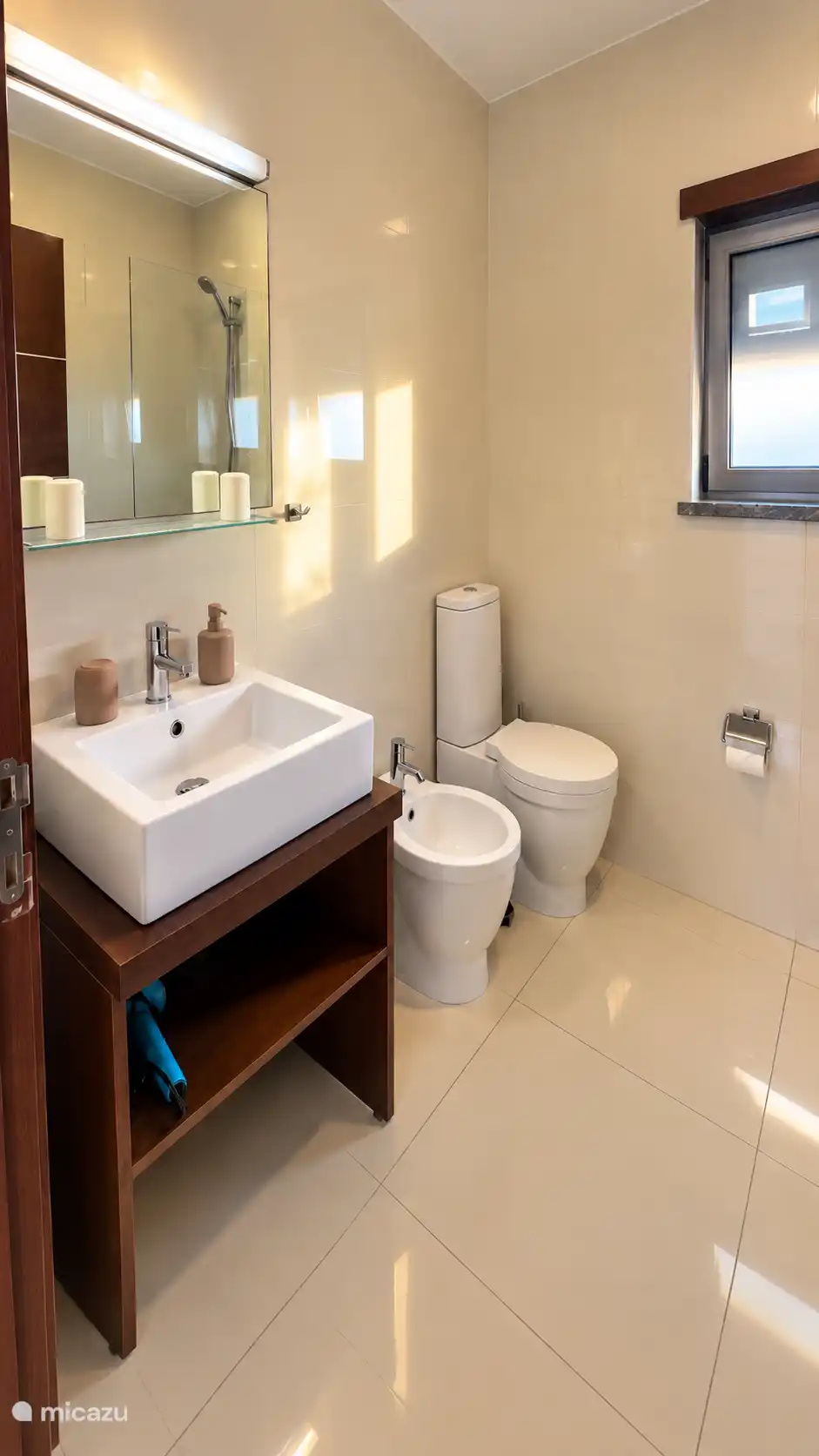 Badkamer 2 met ligbad