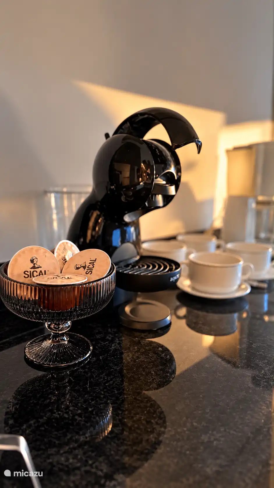 Portugese koffie met versnaperingen 
