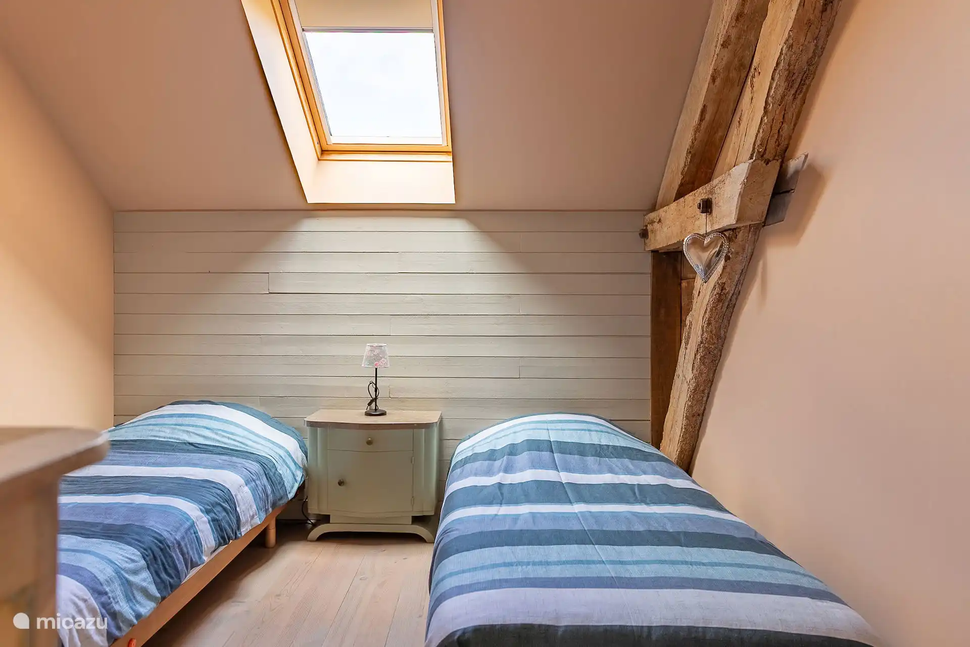 Hinteres Schlafzimmer mit 2 Einzelbetten (90x190). 