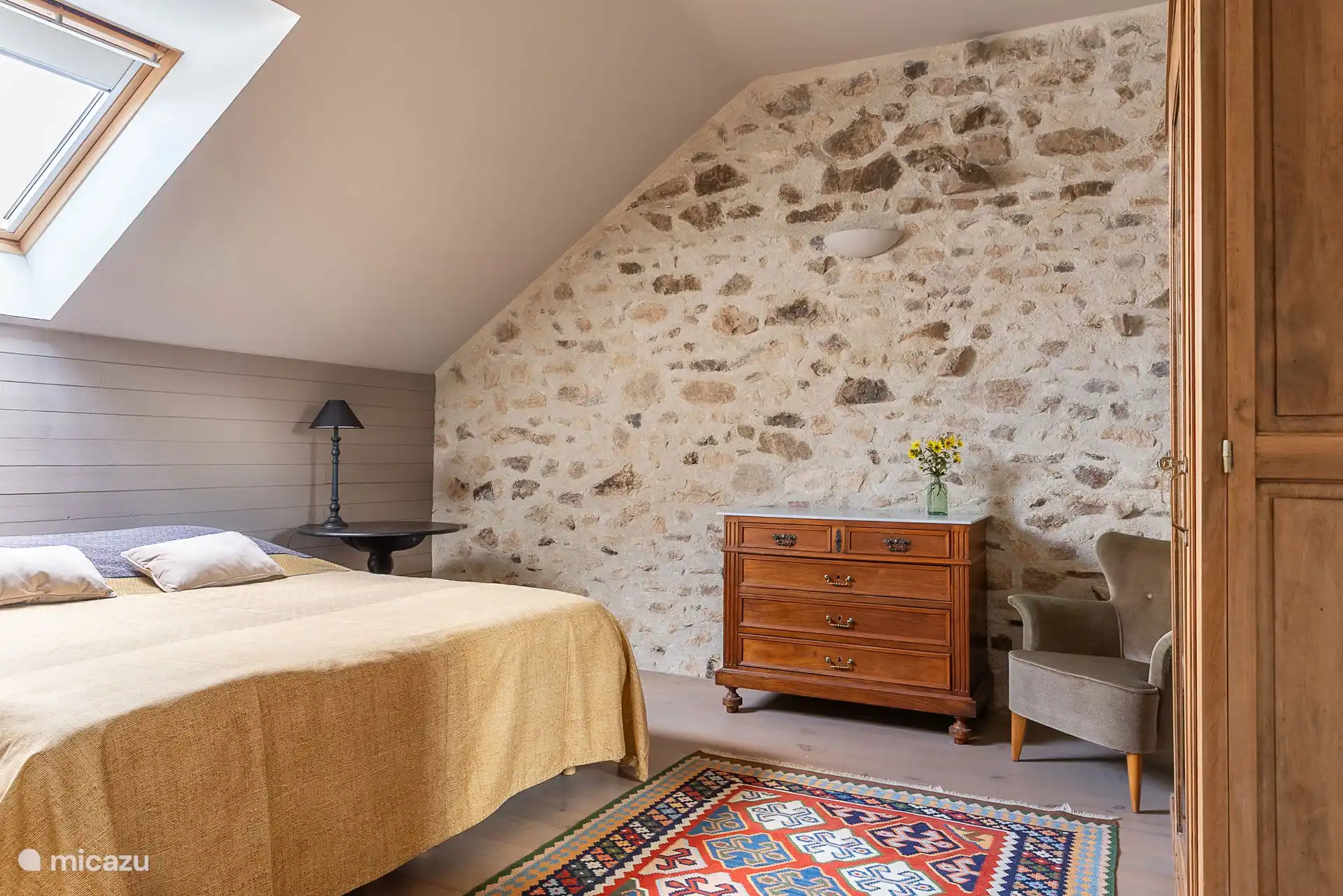Hinteres Schlafzimmer (22 m²) mit doppeltem Boxspring 180x200 