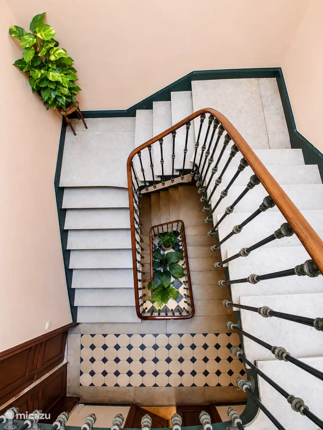 Escaleras del edificio