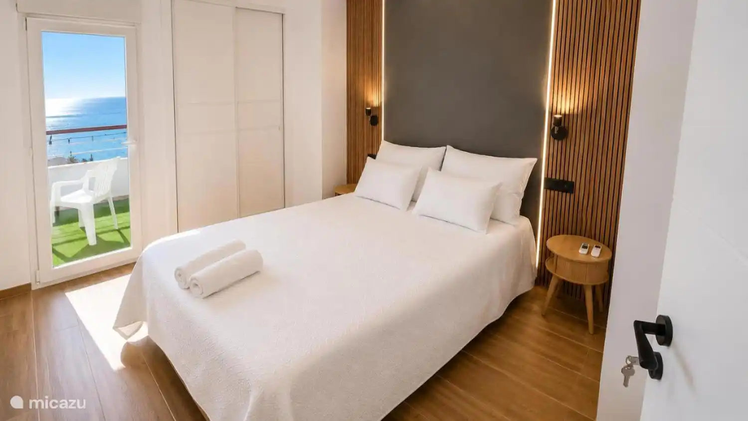 Chambre avec lit double, linge de lit et serviettes inclus