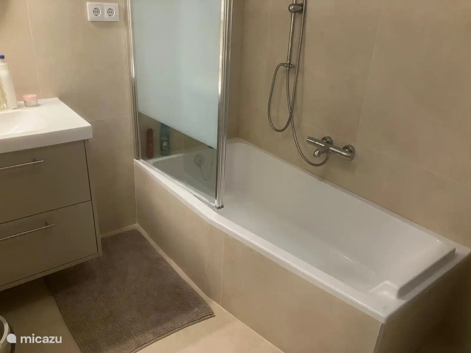 Shower annex sitting-bath
