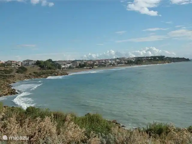 Location de Vacances Italie, Calabre, Capo Rizzuto, appartement - Casa Bahati Capo Rizzuto avec l'une des plages.