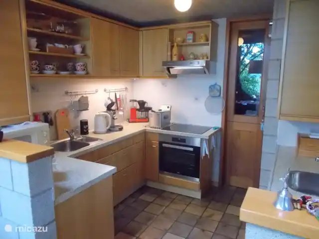 Panorama des technologies vertes | Belgique, Ardennes, Herbeumont - maison de vacances cuisine au rez-de-chaussée