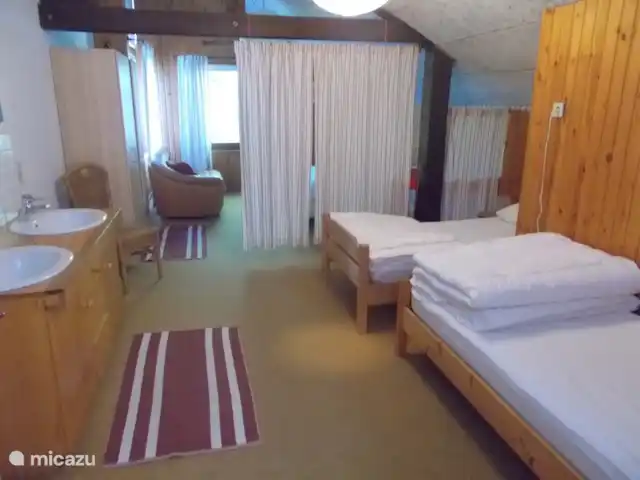 Panorama des technologies vertes | Belgique, Ardennes, Herbeumont - maison de vacances dortoir du troisième étage