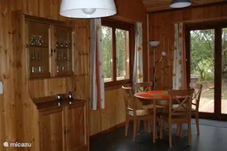 Vakantiehuis België, Ardennen, Graide chalet Eekhoorn Graide eethoek