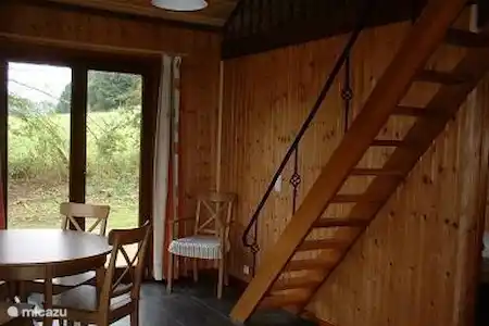 Vakantiehuis België, Ardennen, Graide chalet Eekhoorn Graide woonkamer eethoek
