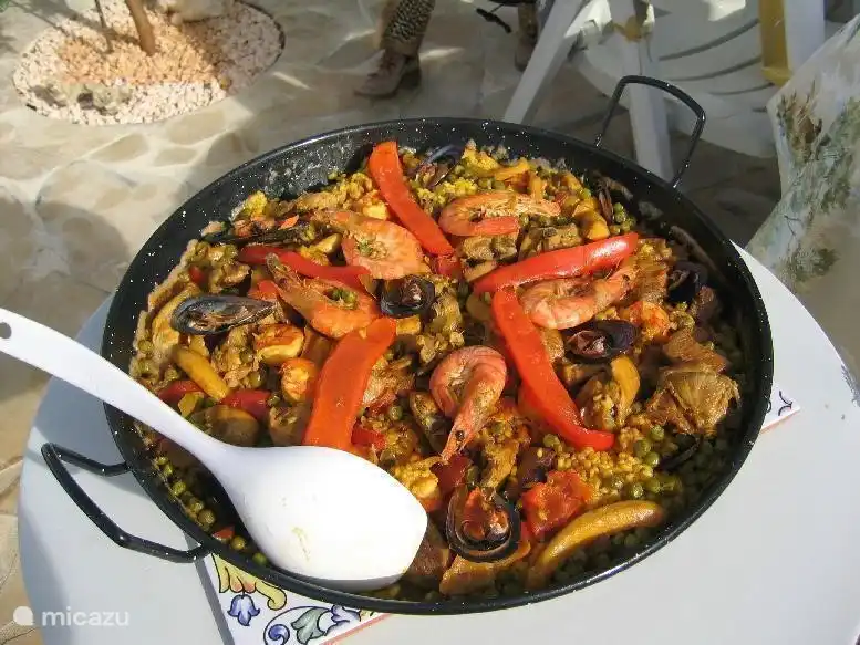 Disponible en los numerosos restaurantes y bares (de tapas) de Guardamar