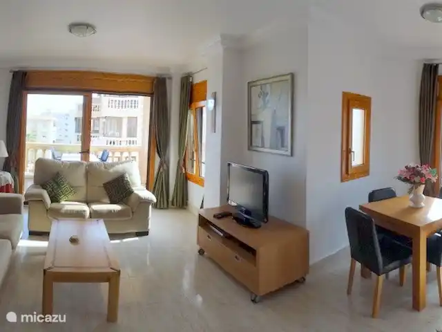 Playa Moncayo en España, Costa Blanca, Guardamar del Segura - apartamento salón con comedor y terraza de 12m2