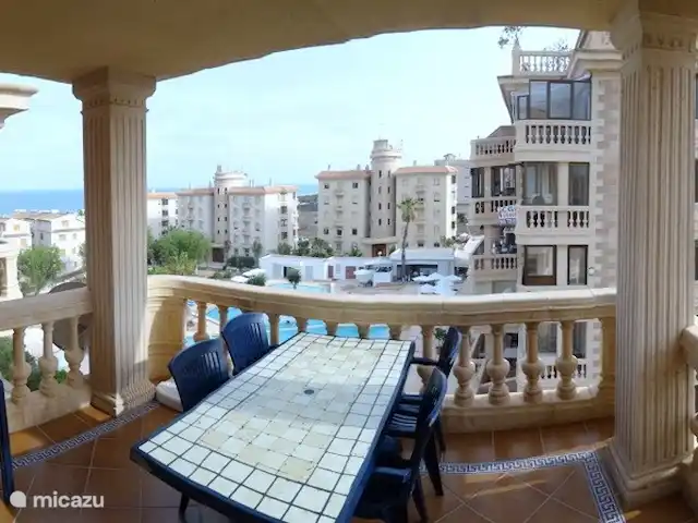 Playa Moncayo en España, Costa Blanca, Guardamar del Segura - apartamento balcón del salón 12m2, con vistas al mar y piscina