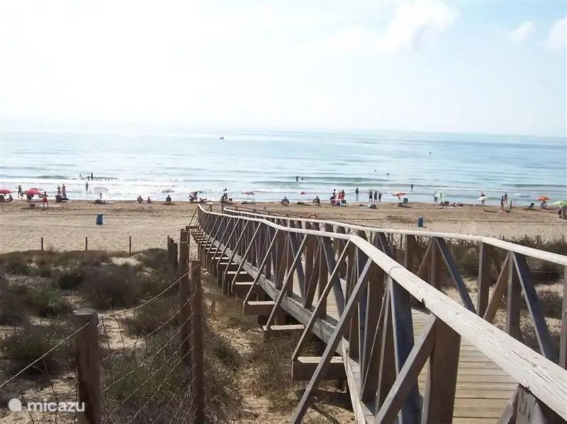 camino a la playa, a poca distancia a pie unos 5 minutos