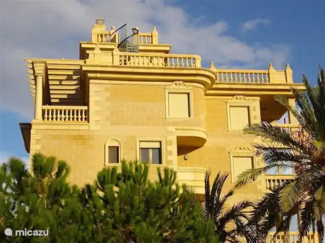 Playa Moncayo en España, Costa Blanca, Guardamar del Segura - apartamento foto del edificio de apartamentos tomada desde un lado