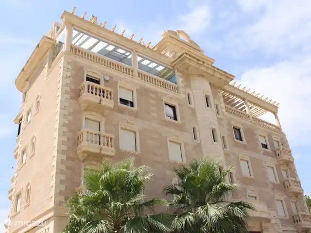 Playa Moncayo en España, Costa Blanca, Guardamar del Segura - apartamento fachada de nuestro edificio de apartamentos, nuestro apartamento está ubicado en la parte superior derecha, gran terraza.