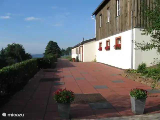 Snowview Lodge | Belgique, Ardennes, Medendorf - manoir / château La maison est au rez-de-chaussée, les personnes handicapées peuvent sortir devant la porte.