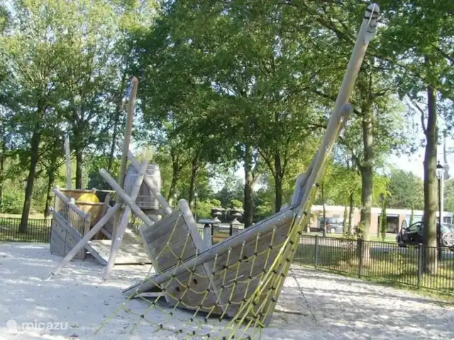 Vakantiewoning Oase huren in Nederland, Drenthe, Exloo - bungalow Voor de kinderen zijn er allerlei speelmogelijkheden waaronder ook een fietscross baan