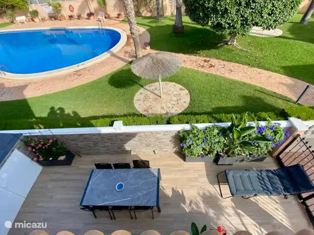 Maison de rêve en Espagne | Espagne, Costa Blanca, Orihuela Costa - maison de vacances La terrasse à côté de la maison et de la piscine.