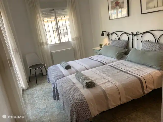 Maison de rêve en Espagne | Espagne, Costa Blanca, Orihuela Costa - maison de vacances Chambre 1 au premier étage avec balcon et TV
