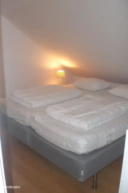 Schlafzimmer mit 2 x Boxspringbett