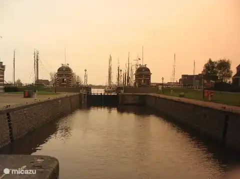 Sperren in Lemmer, sehr freundlicher Ort 15 Minuten vom Park entfernt