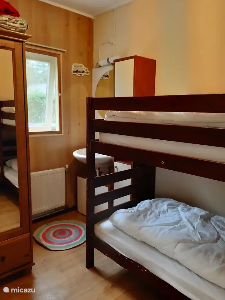 Schlafzimmer mit einem Etagenbett