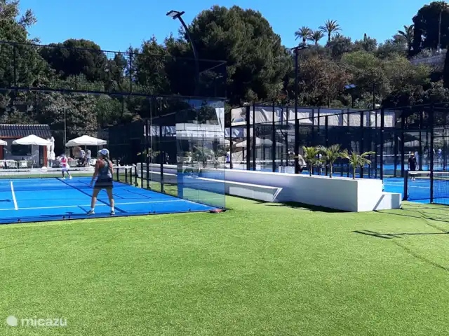 Lekker naar Spanje huren in Spanje, Costa del Sol, Benalmádena - appartement Voor de sportieve gasten is Racket Center Torremuelle een optie.
Adres: C. Valle Olímpico, 3, 29639 Torremuele/Benalmádena, Málaga
Openingstijden:
Geopend · Sluit om 23:00
Recepie geopend 10.00 - 13.00 uur
                              17.00 - 23.00 uur
Telefoon: +34 951 23 90 00