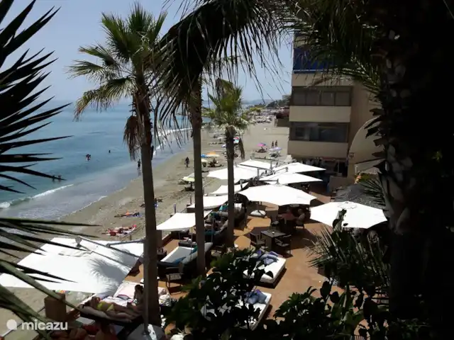 Lekker naar Spanje huren in Spanje, Costa del Sol, Benalmádena - appartement Bar Restaurant Malibu, op loopafstand en direct aan het strand.een zeer romantische plek in de avond. Afstand 600 meter